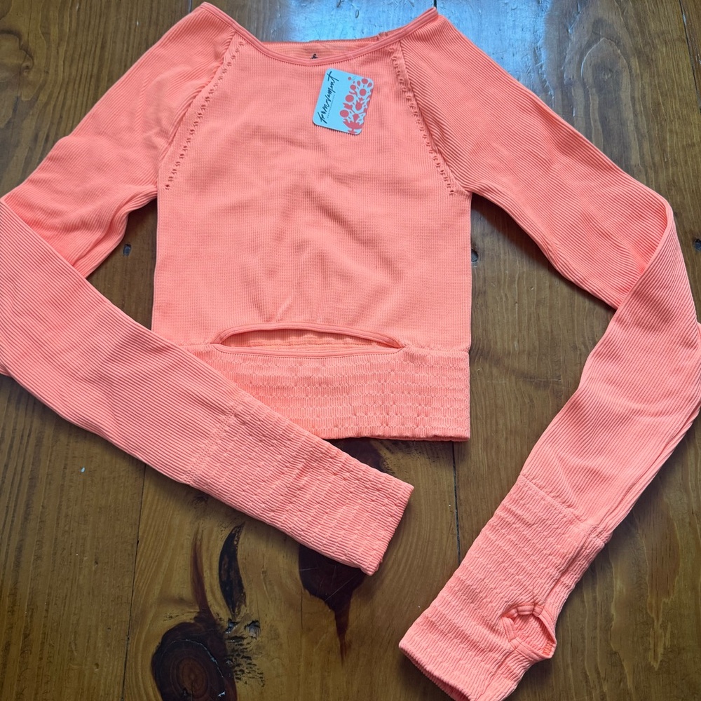 Free people long sleeve cropped workout top